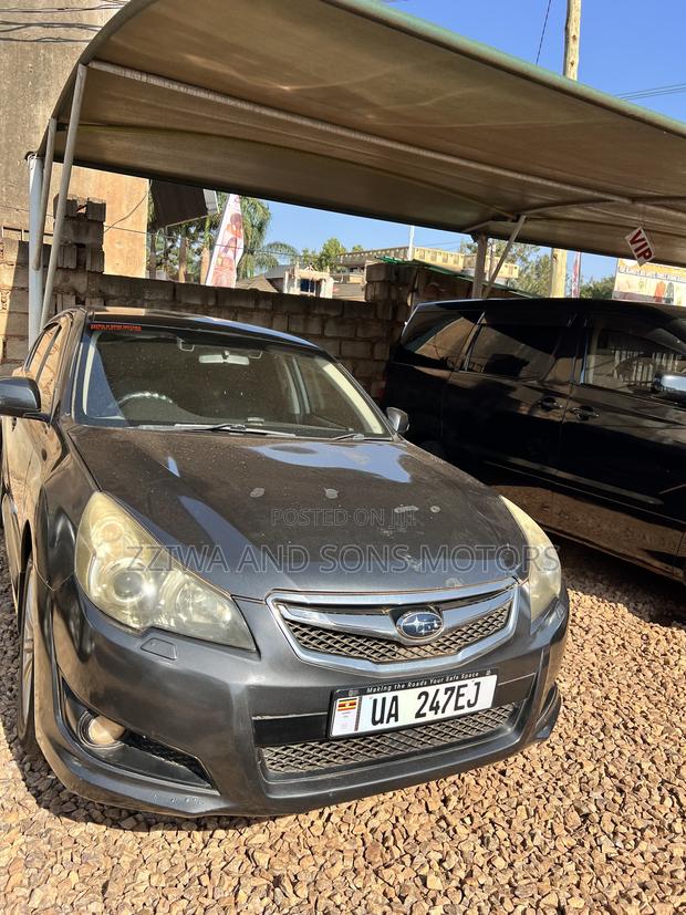 Subaru Legacy 2.5i 2010 Gray