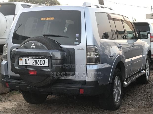 Mitsubishi Pajero 2009 Silver