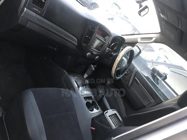 Mitsubishi Pajero 2009 Silver