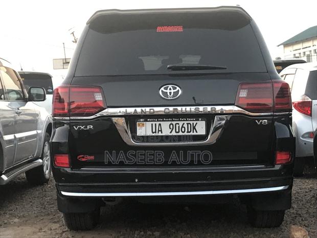 Toyota Land Cruiser Prado 2016 Black