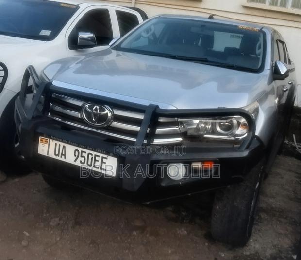 Toyota Hilux 2018 Silver