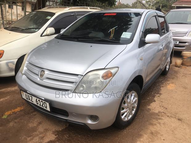 Toyota IST 2002 Silver