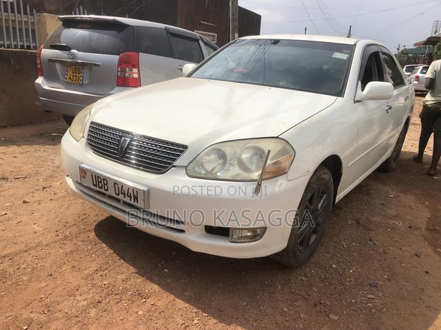Toyota Mark II 2000 White