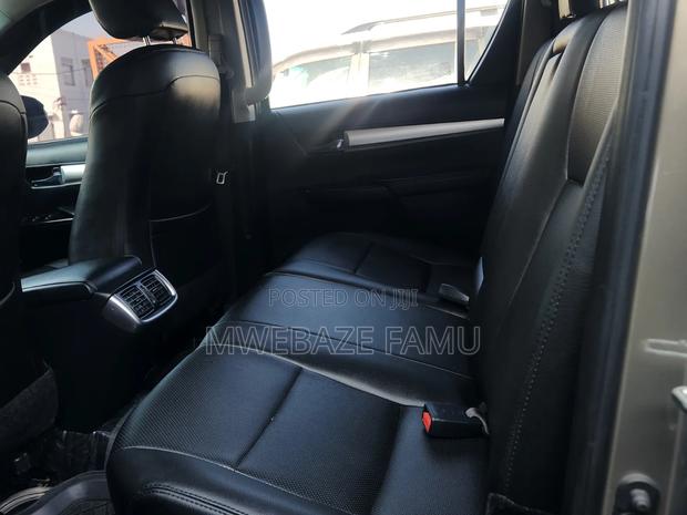Toyota Hilux 2018 Gray