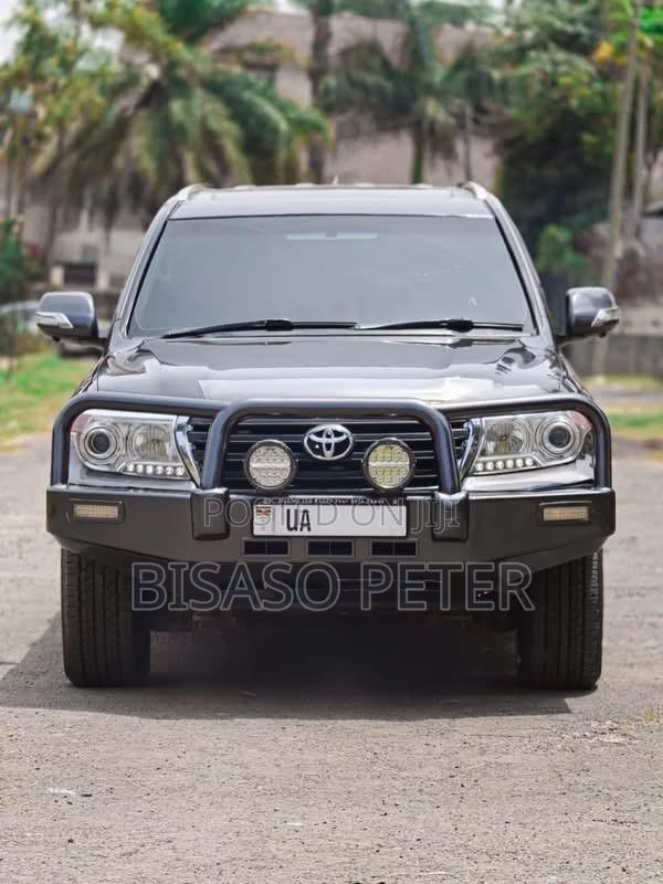Toyota Land Cruiser 4.5 V8 DSL 2014 Gray