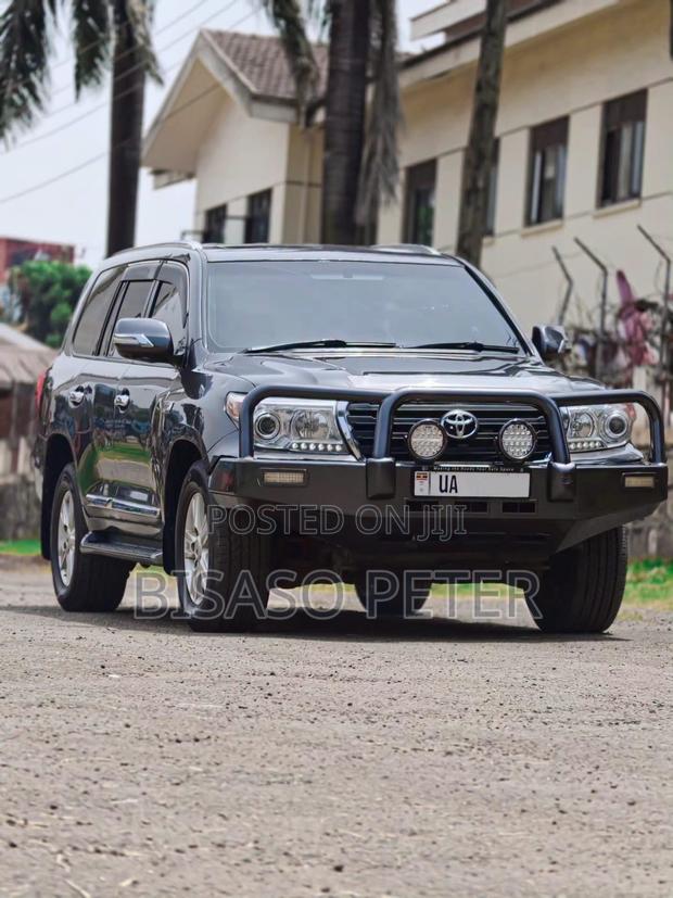 Toyota Land Cruiser 4.5 V8 DSL 2014 Gray