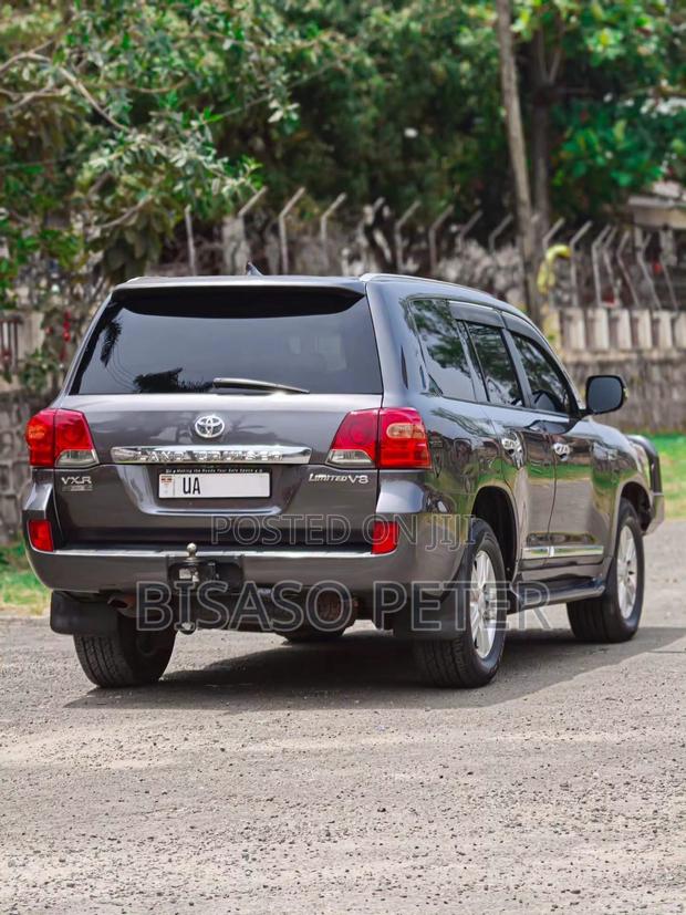 Toyota Land Cruiser 4.5 V8 DSL 2014 Gray