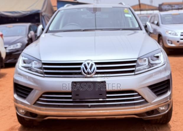 Volkswagen Touareg 2014 Silver