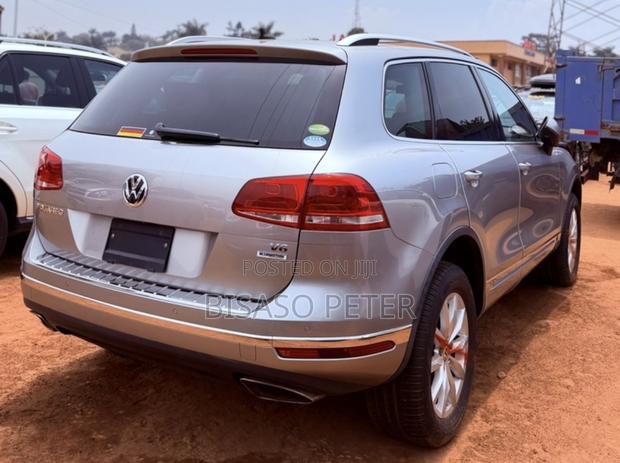 Volkswagen Touareg 2014 Silver