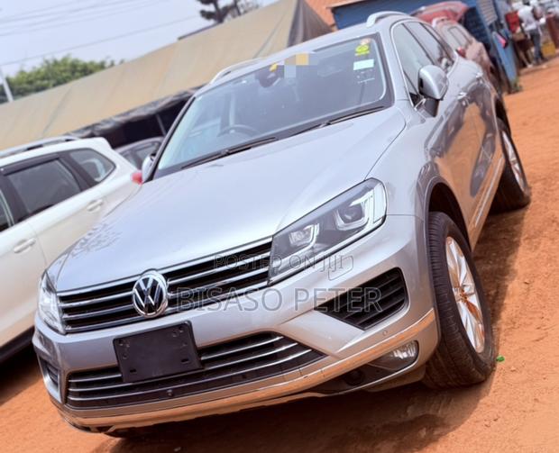Volkswagen Touareg 2014 Silver