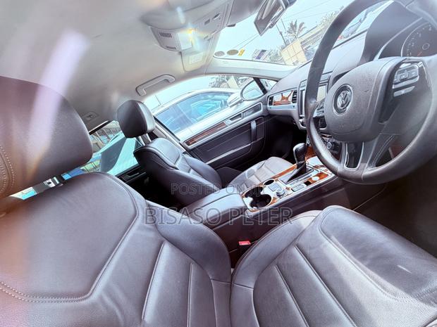 Volkswagen Touareg 2014 Silver
