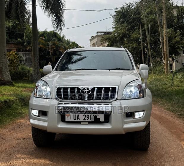 Toyota Land Cruiser Prado 3.0 D-4D 3dr 2007 White