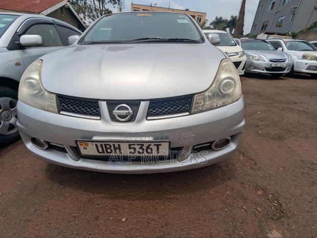 Nissan Wingroad 2004 Silver