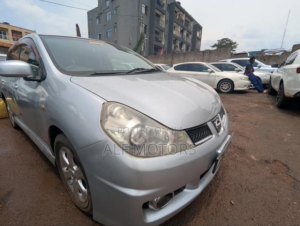 Nissan Wingroad 2004 Silver