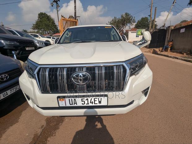 Toyota Land Cruiser Prado 2018 White
