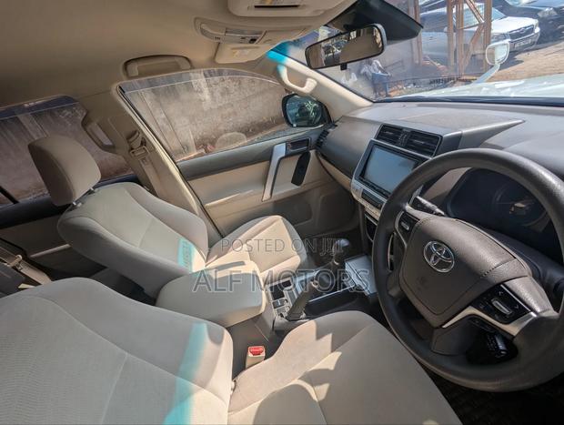 Toyota Land Cruiser Prado 2018 White