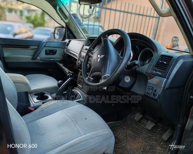 Mitsubishi Pajero V80 3.0 VR-I 2013