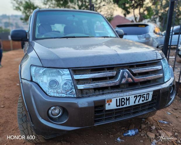 Mitsubishi Pajero V80 3.0 VR-I 2013
