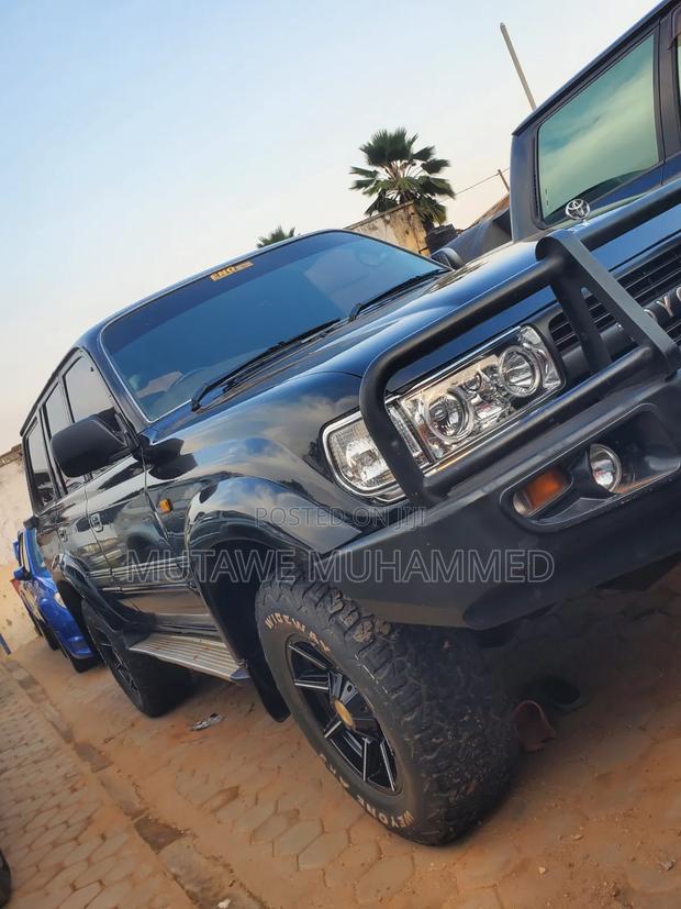 Toyota Land Cruiser 2005 Black