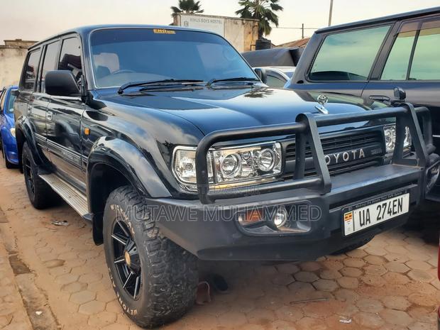 Toyota Land Cruiser 2005 Black