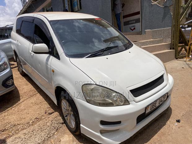 Toyota Ipsum 2005 White