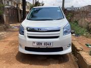 Toyota Noah 2011 White for sale