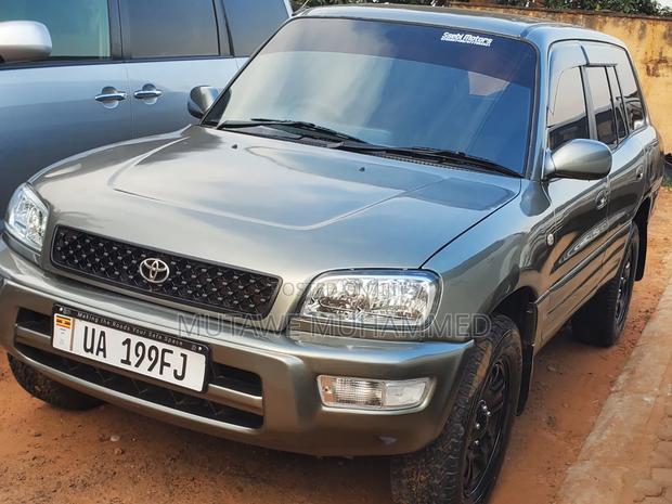 Toyota RAV4 Automatic 2000 Green