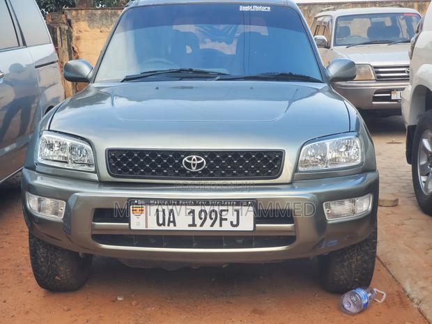 Toyota RAV4 Automatic 2000 Green