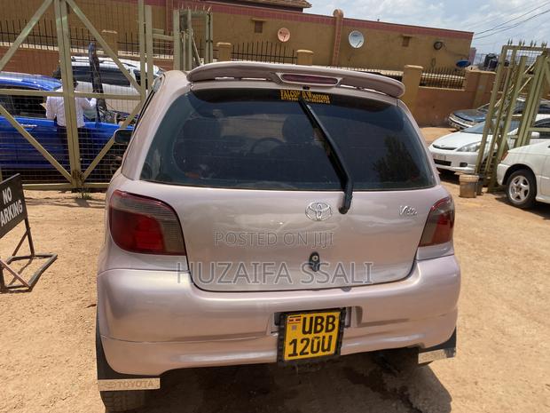 Toyota Vitz 2009 Gray