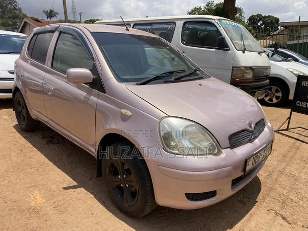 Toyota Vitz 2009 Gray