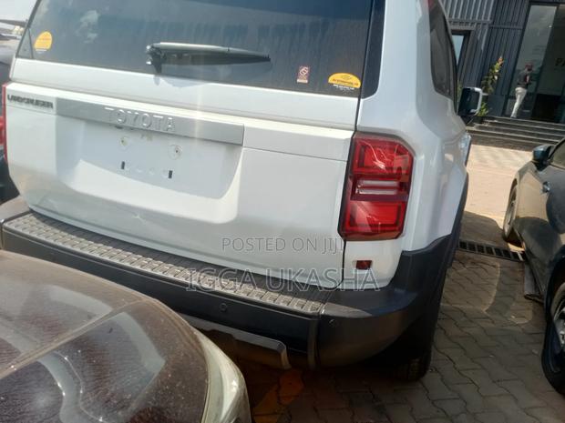 Toyota Land Cruiser Prado 2023 White