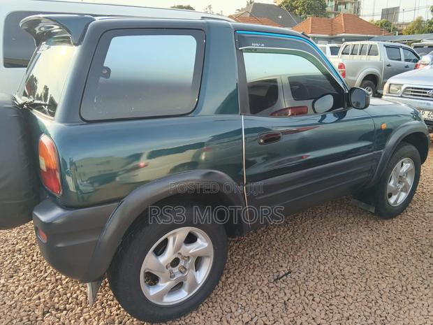 Toyota RAV4 1999 Green