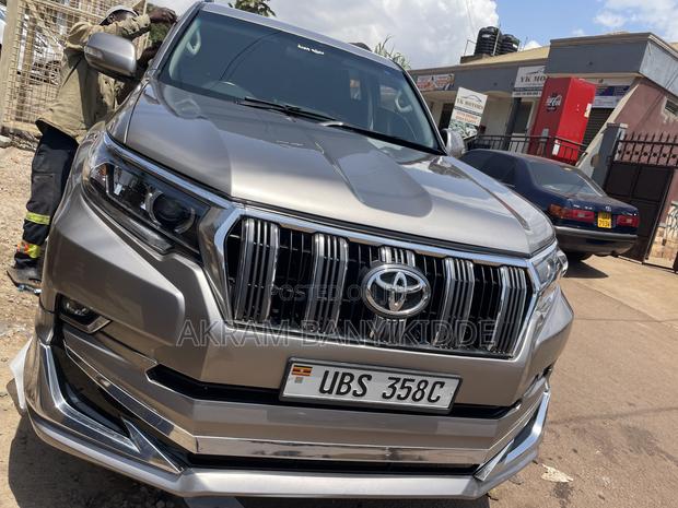 Toyota Land Cruiser Prado 2017 Gray