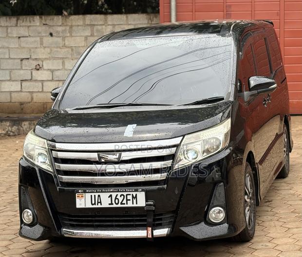 Toyota Noah 2.0 FWD (7 Seater) 2015 Black