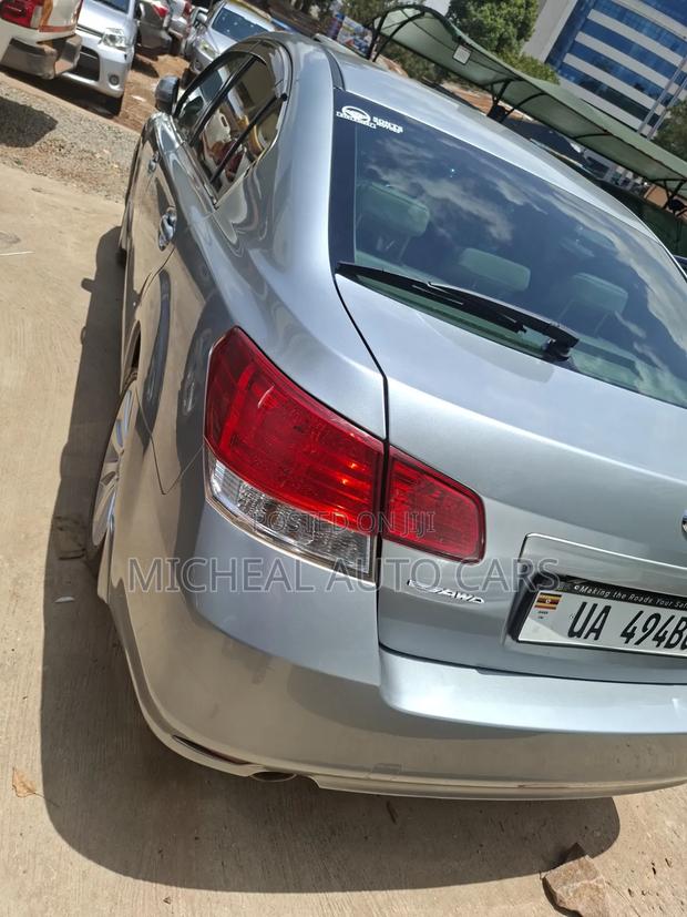 Subaru Legacy 2018 Silver