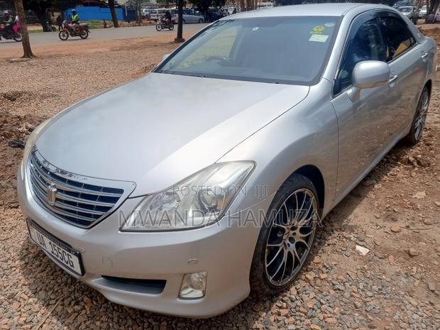 Toyota Crown 2009 Silver
