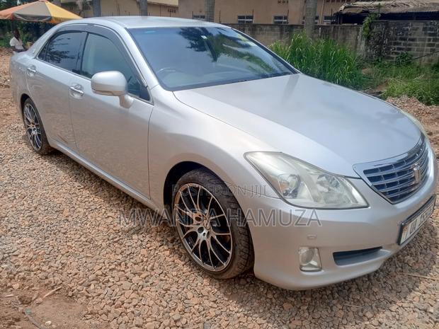 Toyota Crown 2009 Silver