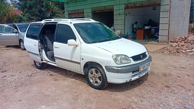Toyota Raum 1.5 FWD 1999 White