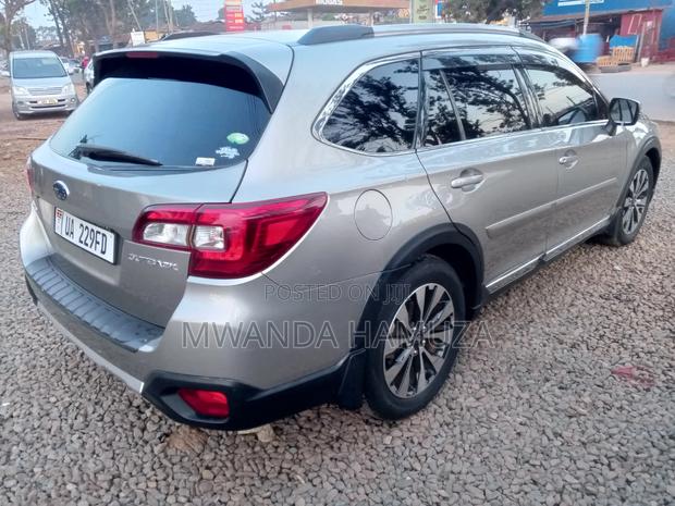 Subaru Outback 2016 Gray