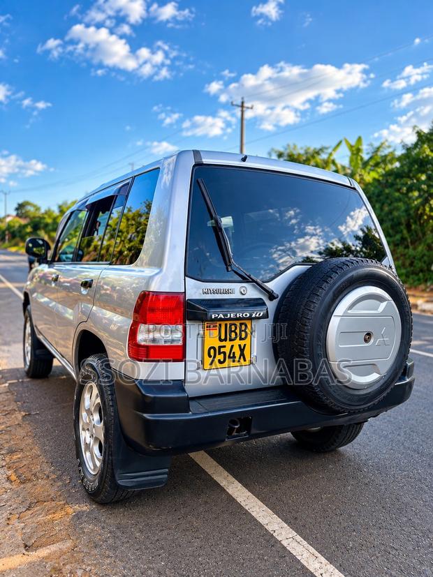 Mitsubishi Pajero 2003