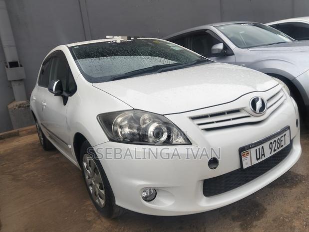 Toyota Auris 2012 White