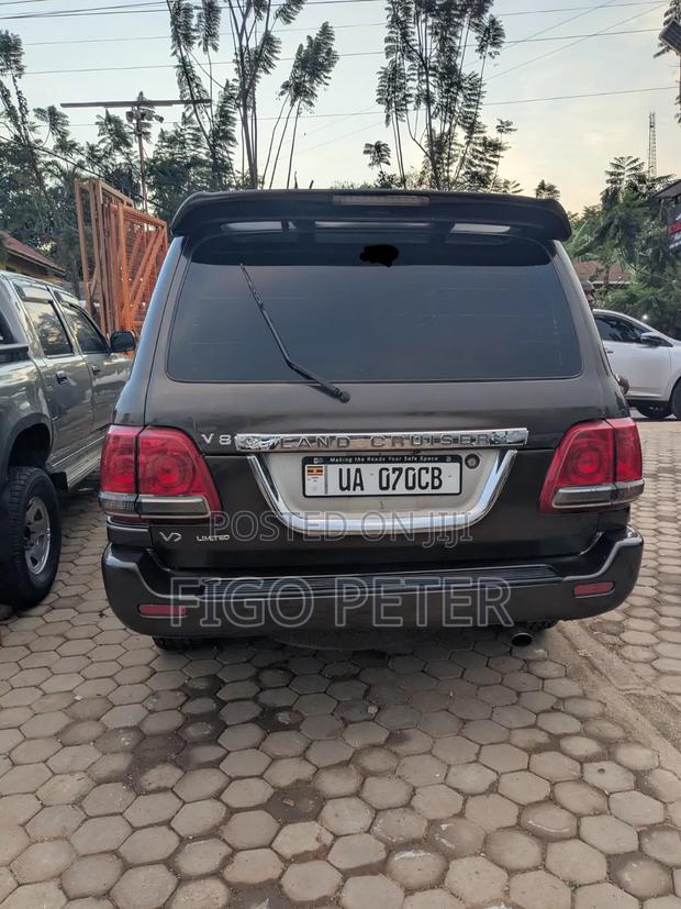 Toyota Land Cruiser 2008 Gray