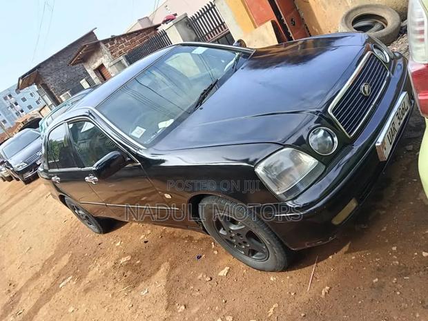 Toyota Progress 2004 Black