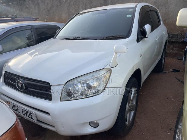Toyota RAV4 2008 White