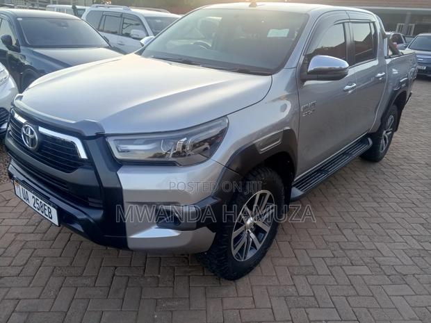 Toyota Hilux 2018 Gray