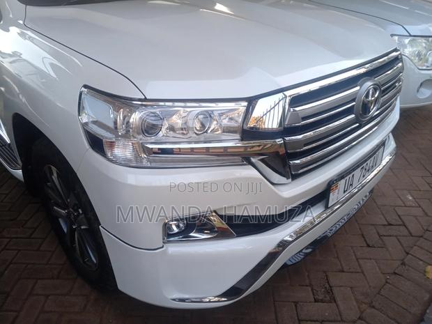 Toyota Land Cruiser 2018 White