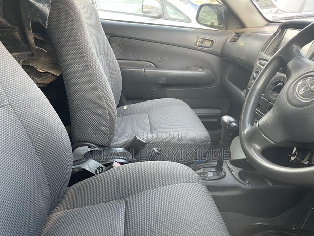 Toyota Succeed 2009 Silver