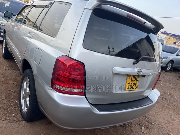 Toyota Kluger 2006 Silver