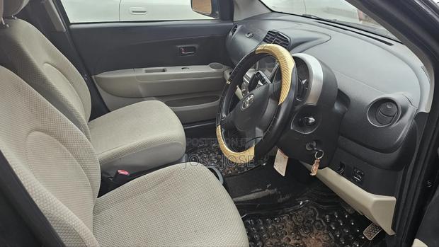 Toyota Passo 2010 Black