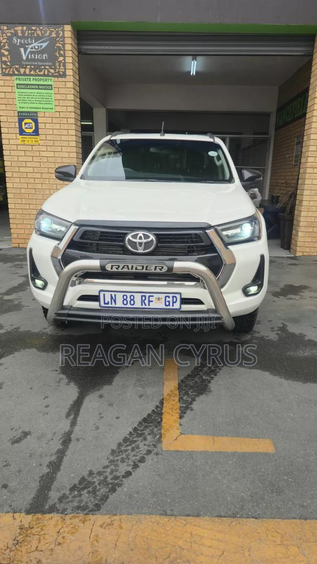 New Toyota Hilux 2024 White